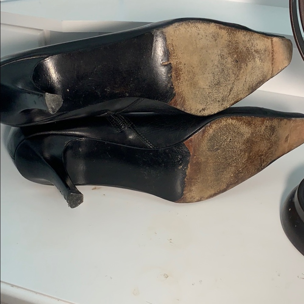 Stuart Weitzman - Picture 8 of 8